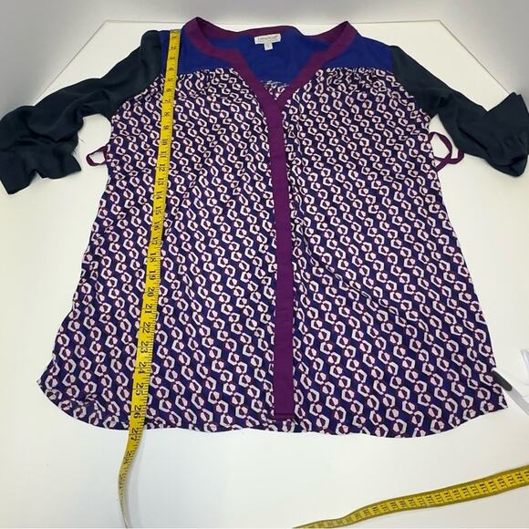 A Pea in the Pod Maternity Top - Size Medium - Picture 7 of 9